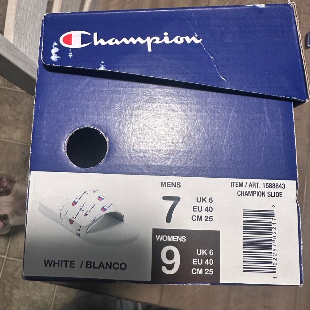 Champion slides NWT